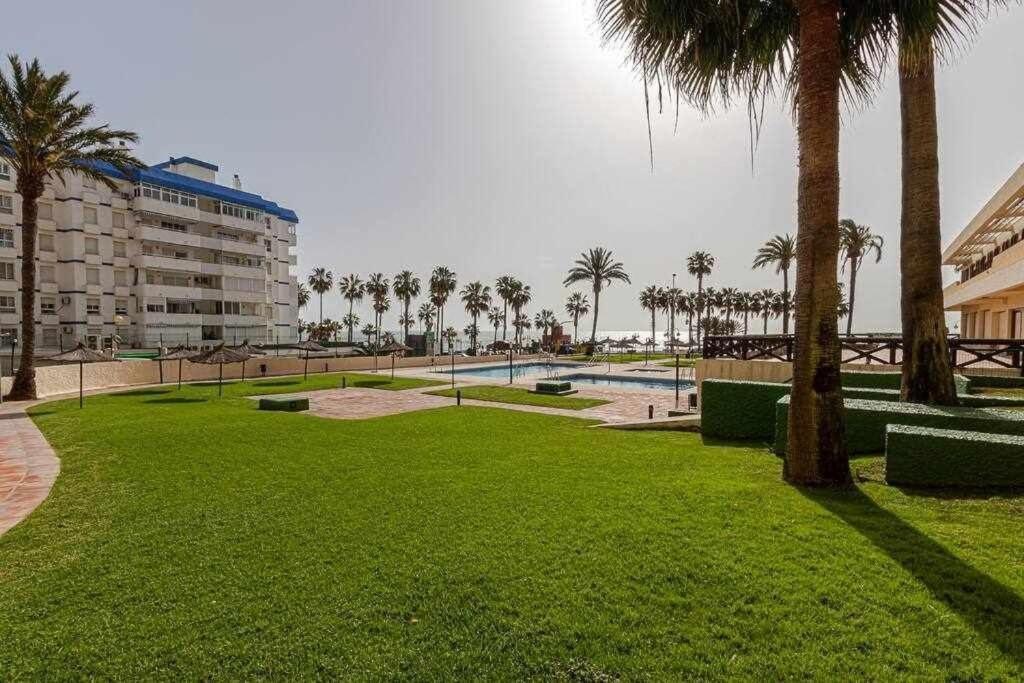 797 Holiday Rentals- Apartamento En Aloha Playa Frente Al Mar Benalmadena Ngoại thất bức ảnh