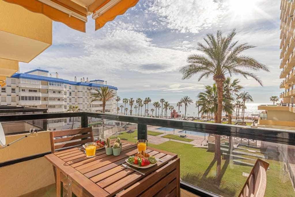 797 Holiday Rentals- Apartamento En Aloha Playa Frente Al Mar Benalmadena Ngoại thất bức ảnh
